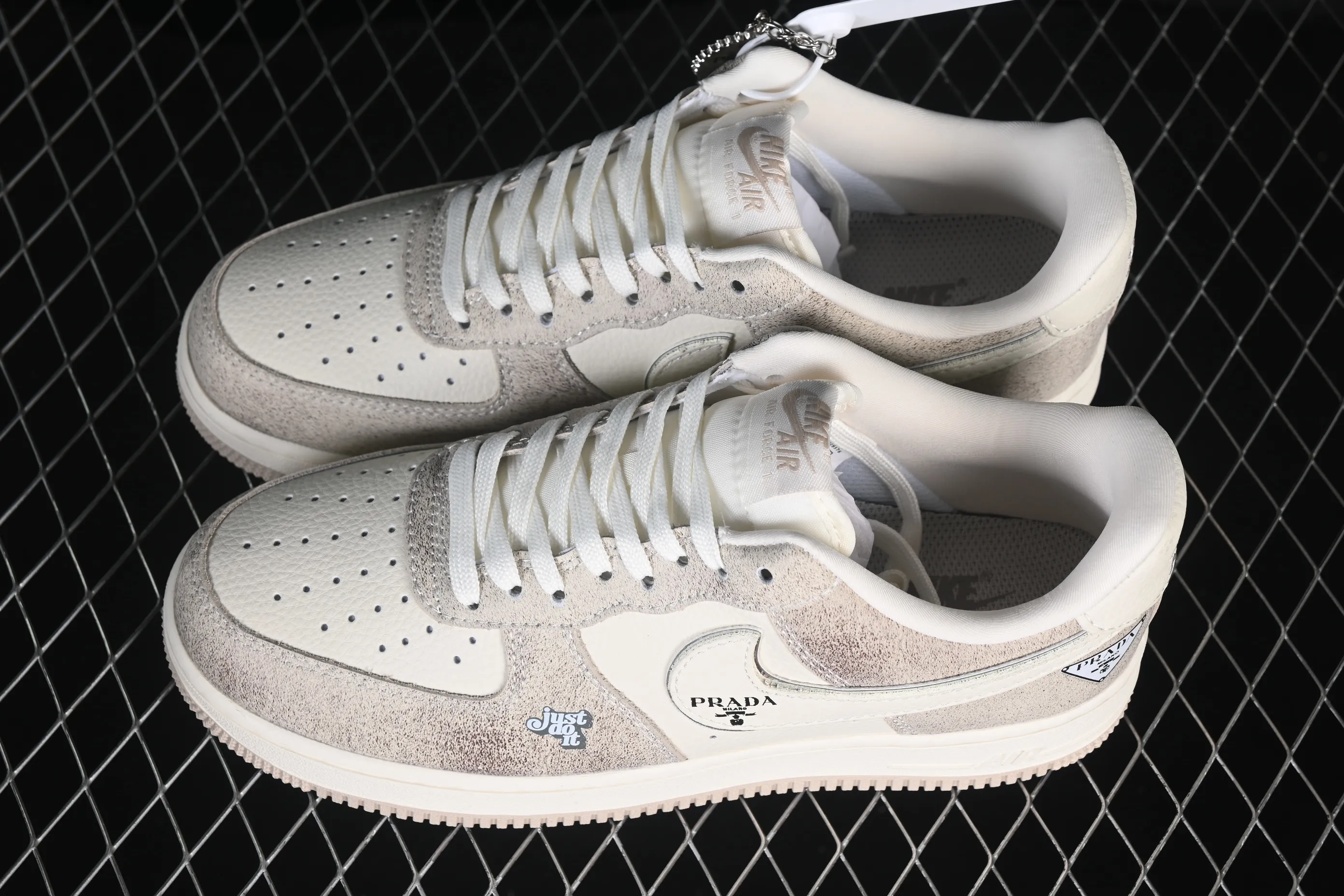 All categories Nk Air Force 1 Air Force series Nk Air Force 1 Low Air Force low top Nike Air Force 1'07 Low joint model cream gray tone Air Force 1 low top casual sneakers XL1979-129